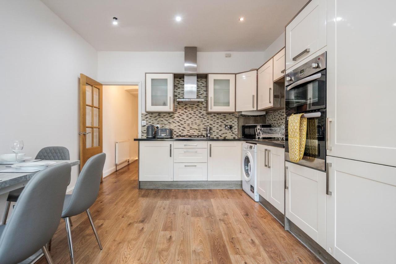 Entire Lovely Family With Parking, Wifi, Netflix, Self Check-in Appartamento *